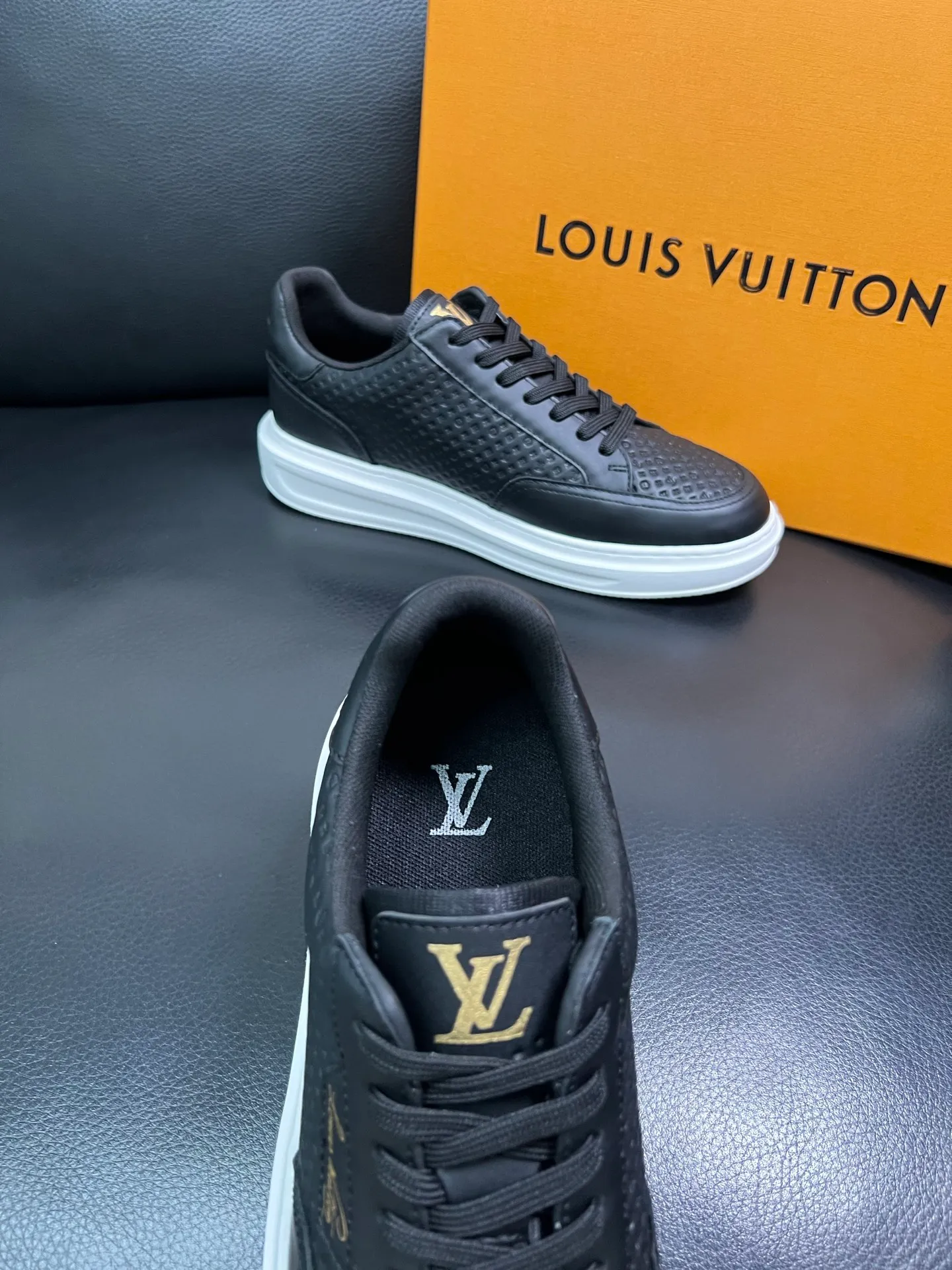 Men's shoes 💰740 Lv high quality top crafts Louis Vuitton sports shoes counter synchronized with original factory configuration, uppers imported from Italy, high-quality splicing colorful complex crafts, imported mesh pads soft and comfortable, soles: original soles specially provided by the original factory, T men's shoes 💰U exclusive movable molded soles super comfortable, original factory and single goods, welcome to compare, code number 38-44 (customized 45) 85867